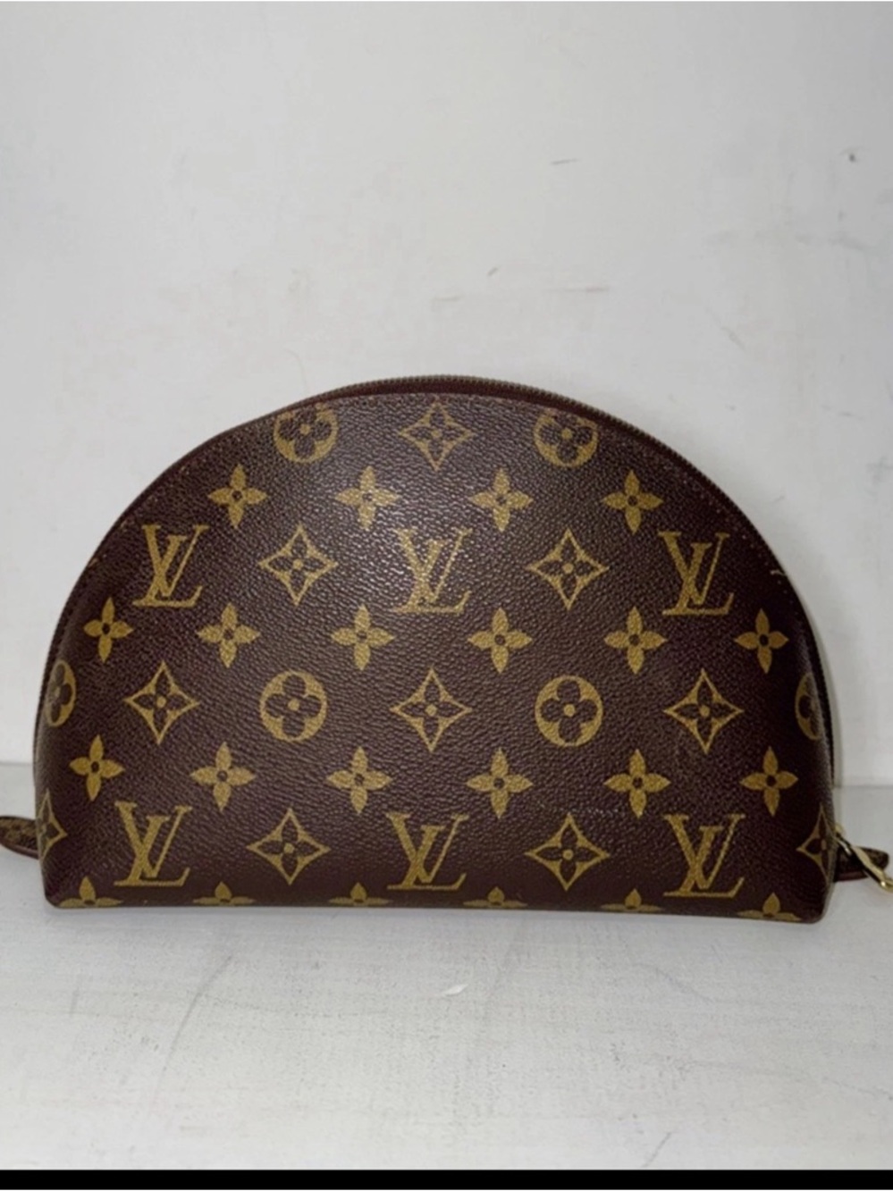 Authentic Louis Vuitton Monogram Ronde Large Cosmetics Pouch - Picture 7 of 12